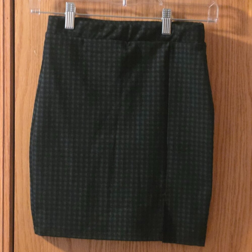 Windsor Black & Green Mini Skirt Women's XS — Like New | Going Out Y2K Trendy